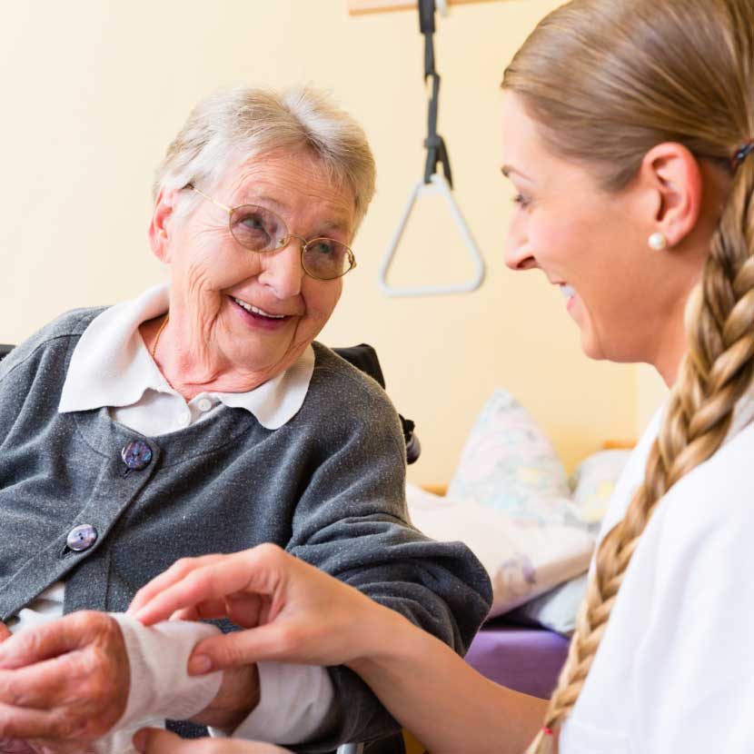 Tips and Strategies for Busy Canadian Moms Providing Nursing Care for Aging Parents
